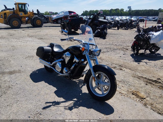 2015 HONDA VT1300 CT