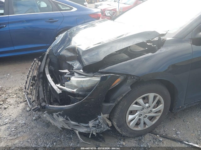 HYUNDAI ELANTRA SE - 6