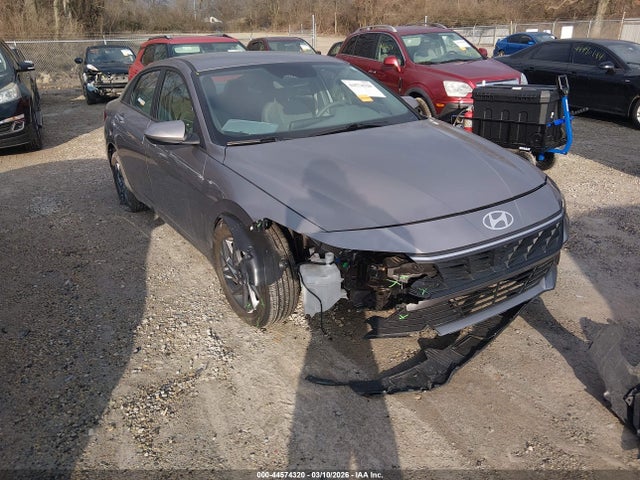 HYUNDAI ELANTRA SEL - 1