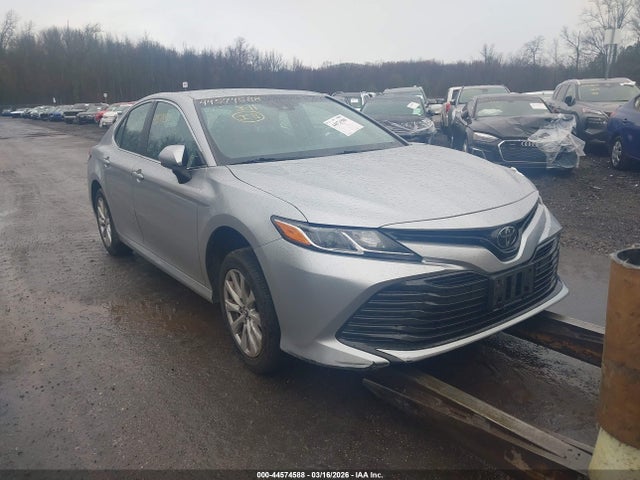 2018 TOYOTA CAMRY LE