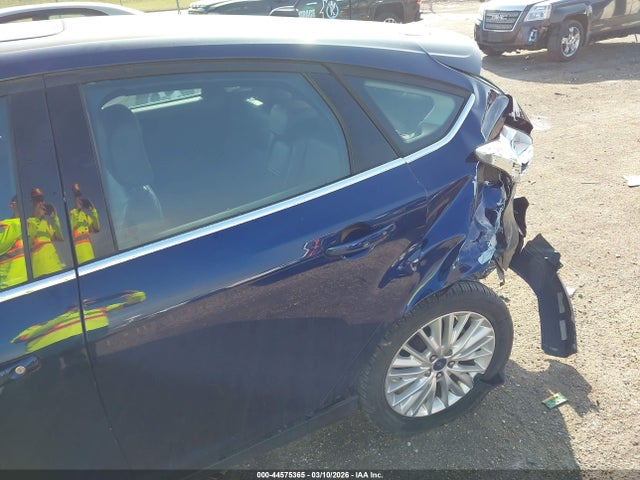 FORD FOCUS TITANIUM - 6