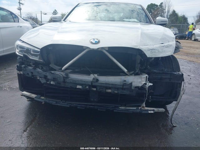 صورة 6 لـ 2019 BMW 330I XDRIVE