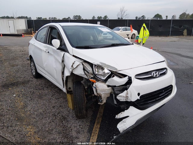 HYUNDAI ACCENT SE - 1