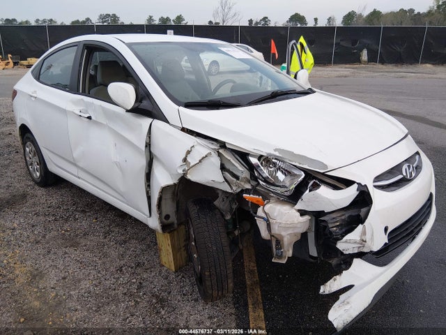 HYUNDAI ACCENT SE - 6