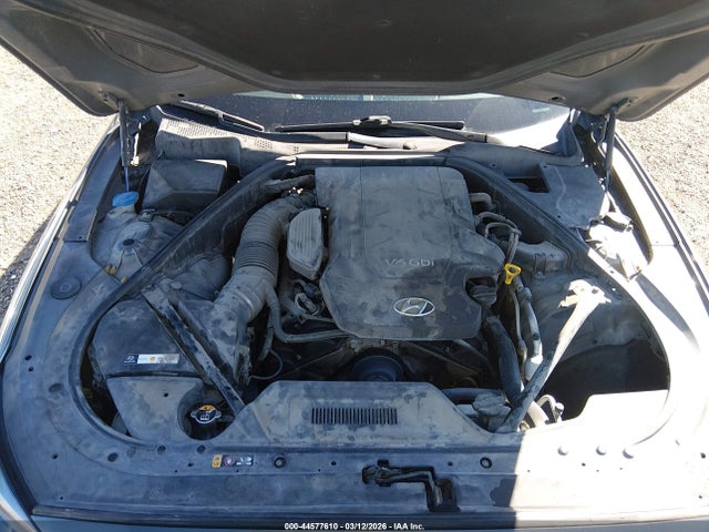 HYUNDAI GENESIS 3.8 - 10