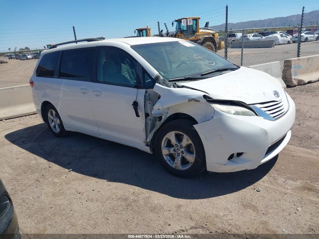2015 TOYOTA SIENNA LE 8 PASSENGER