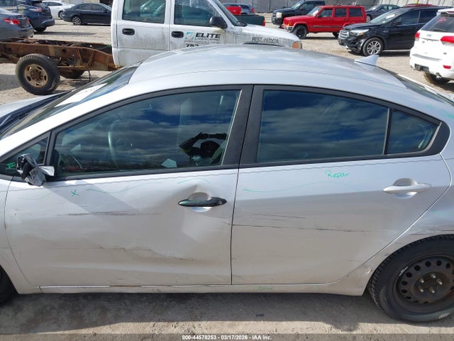 2017 KIA FORTE LX 缩略图 15