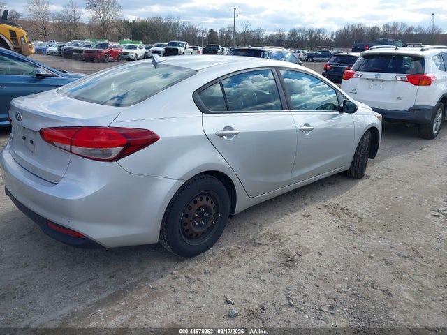 2017 KIA FORTE LX — фото 4