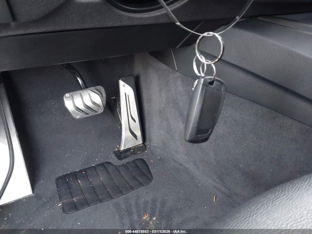 صورة مصغرة 11 لـ 2017 BMW 330I