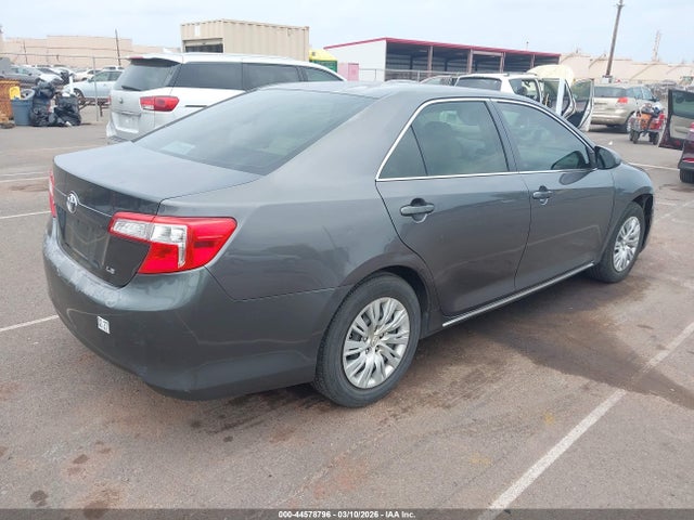 TOYOTA CAMRY - 4