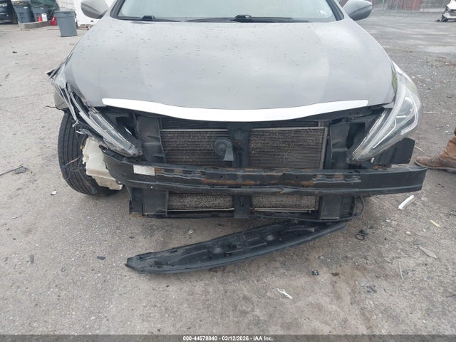 HYUNDAI SONATA GLS - 6