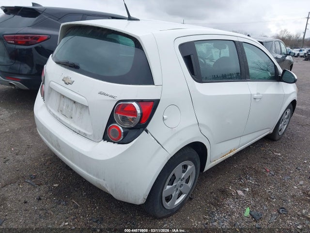 CHEVROLET SONIC LS AUTO - 4