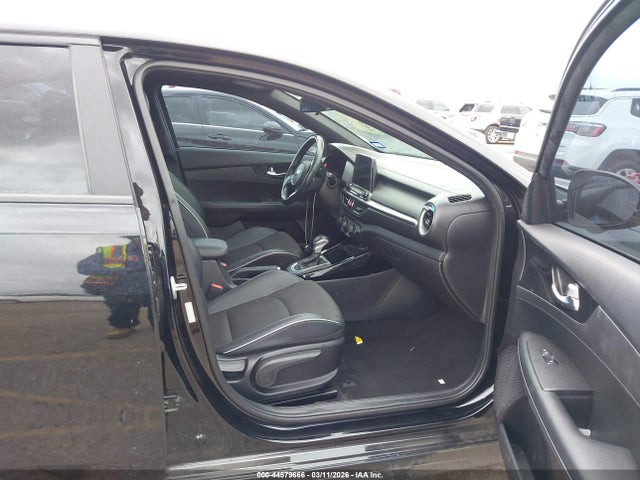 KIA FORTE GT-LINE - 5