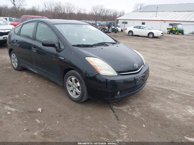 TOYOTA PRIUS - 1
