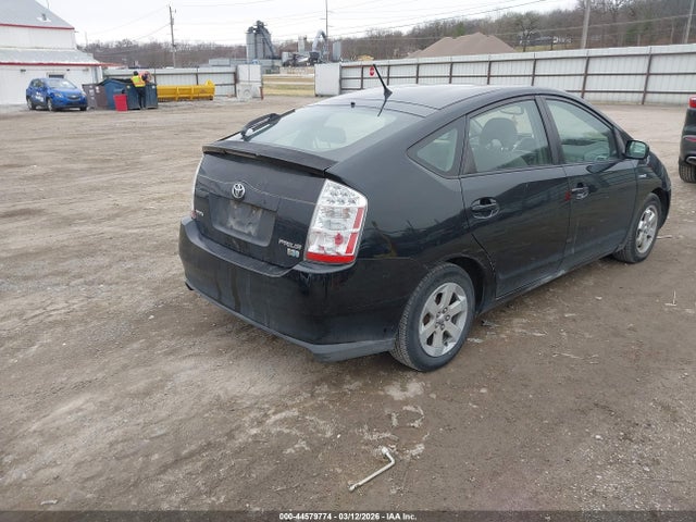 TOYOTA PRIUS - 4