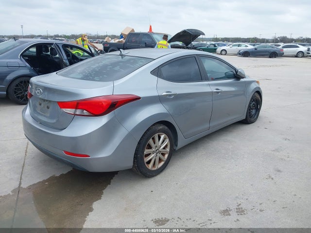 HYUNDAI ELANTRA SE - 4