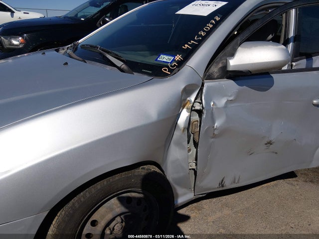 HYUNDAI ELANTRA GLS - 6