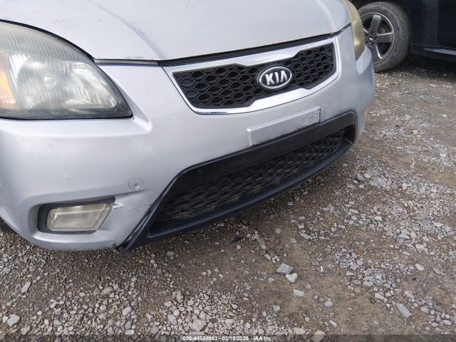 KIA RIO5 - 6