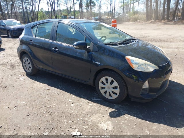 TOYOTA PRIUS C - 1