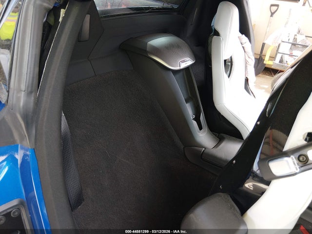 CHEVROLET CORVETTE STINGRAY - 8