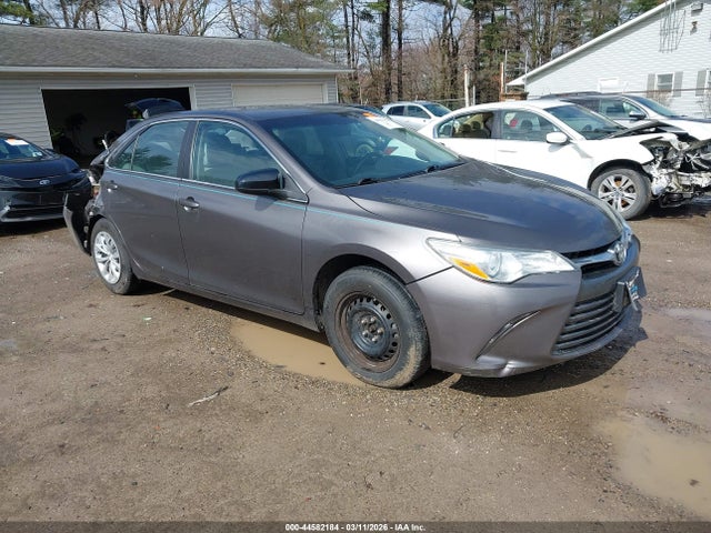 TOYOTA CAMRY - 1