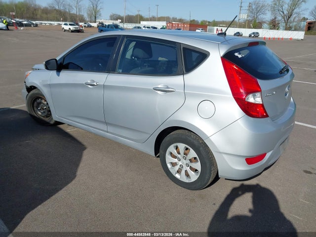 HYUNDAI ACCENT SE - 3