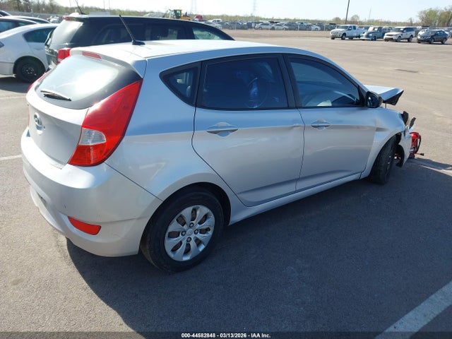 HYUNDAI ACCENT SE - 4