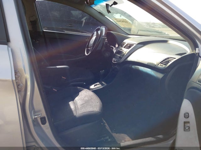 HYUNDAI ACCENT SE - 5