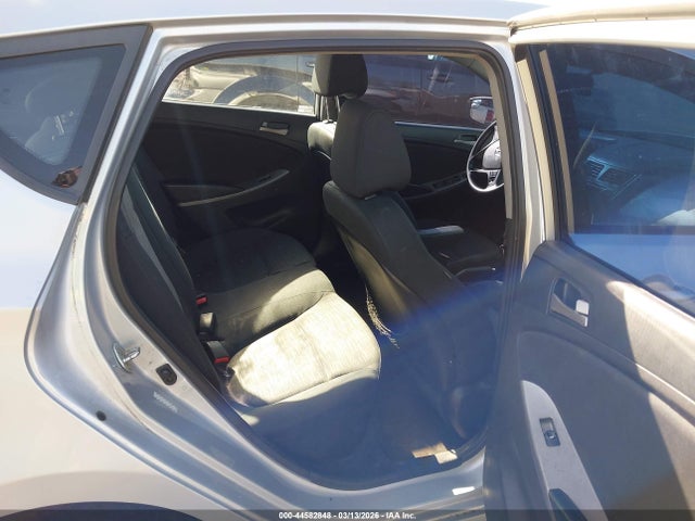 HYUNDAI ACCENT SE - 8