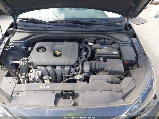 HYUNDAI ELANTRA - 10