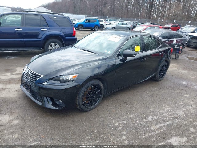 2016 Lexus IS 300 — фото 2