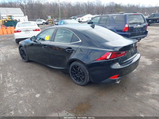 2016 Lexus IS 300 — фото 3