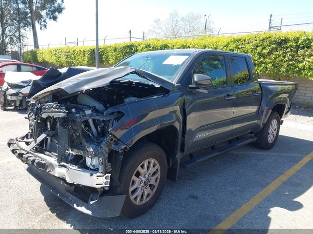 2025 Toyota TACOMA SR5 照片 2