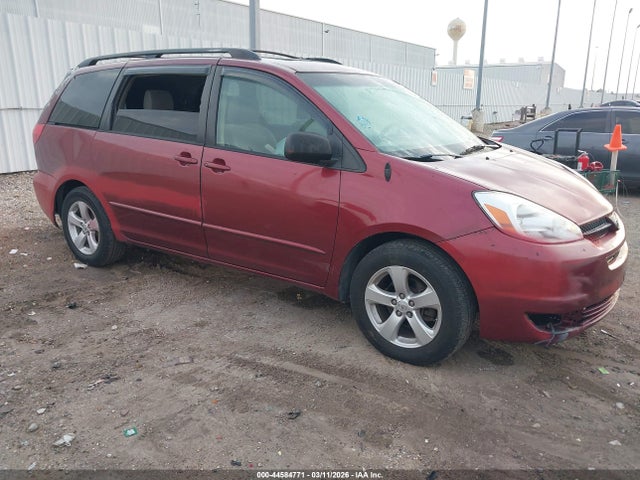 2005 TOYOTA SIENNA LE