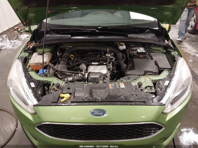 FORD FOCUS SE - 10