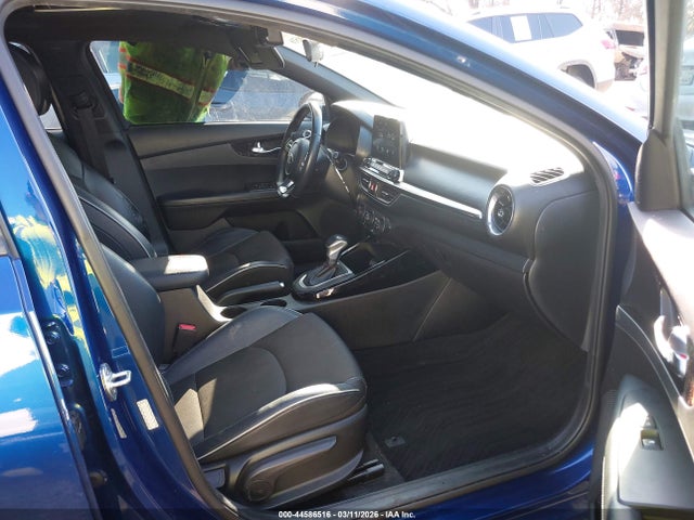 KIA FORTE GT-LINE - 5