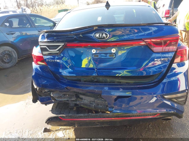 KIA FORTE GT-LINE - 6