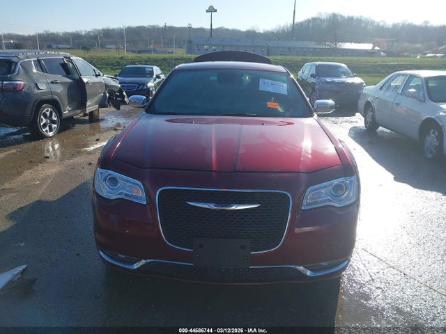 2018 CHRYSLER 300 LIMITED 12