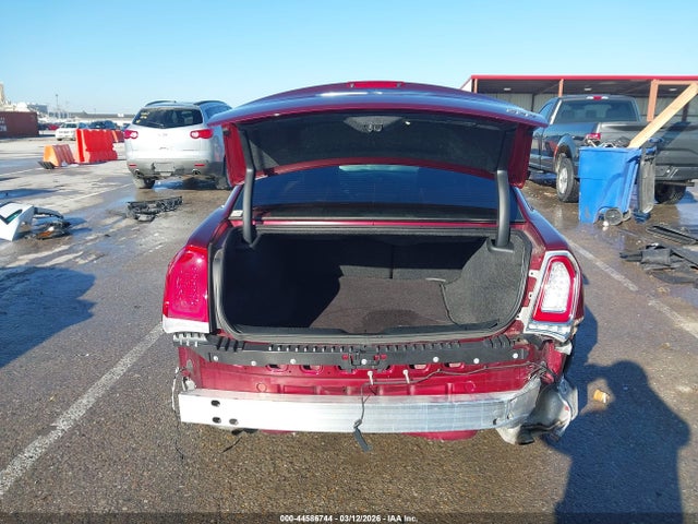2018 CHRYSLER 300 LIMITED 16