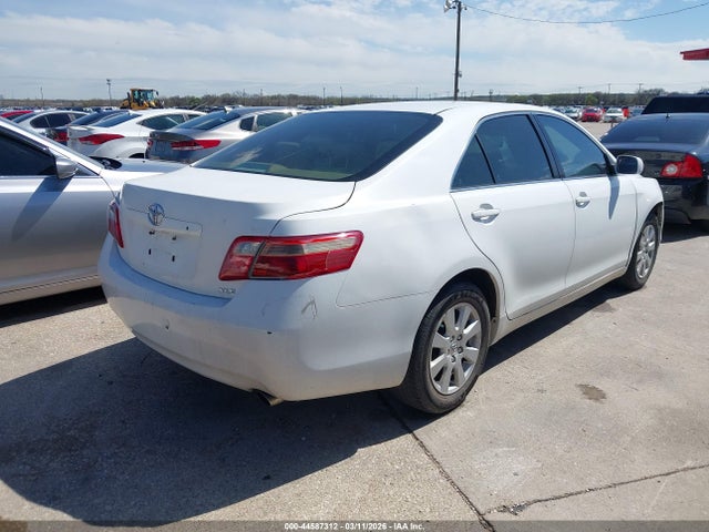 TOYOTA CAMRY - 4