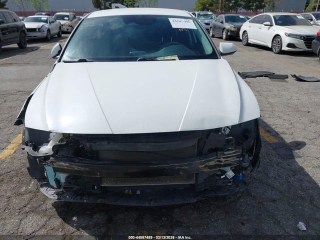 HYUNDAI ELANTRA SEL - 10