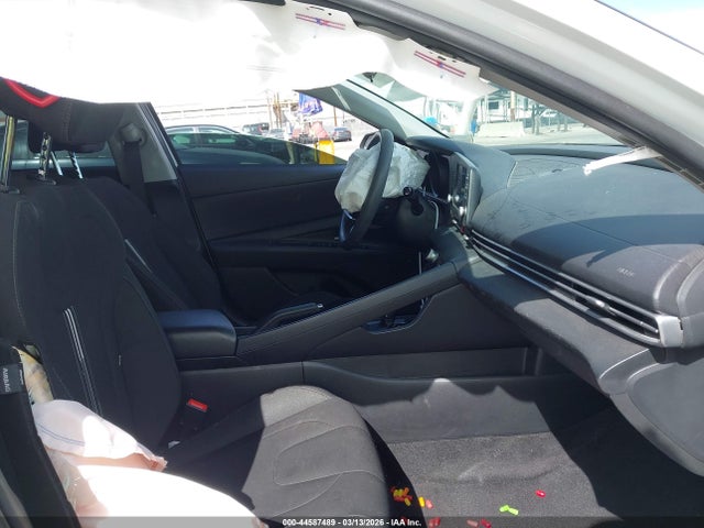 HYUNDAI ELANTRA SEL - 4