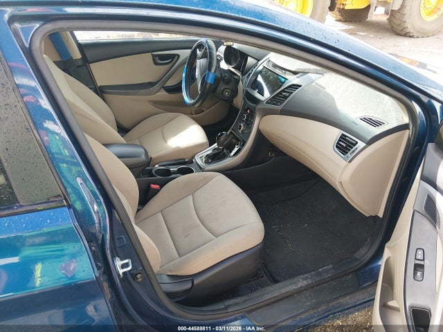 HYUNDAI ELANTRA SE - 5