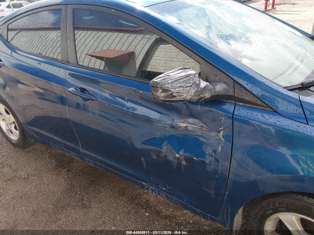 HYUNDAI ELANTRA SE - 6