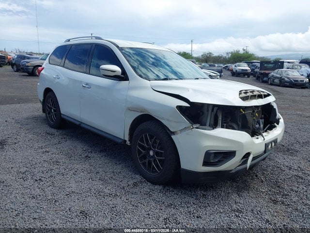 2017 NISSAN PATHFINDE SV