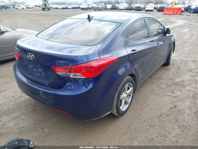 HYUNDAI ELANTRA GLS - 4