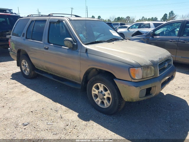 2001 NISSAN PATHFINDE XE