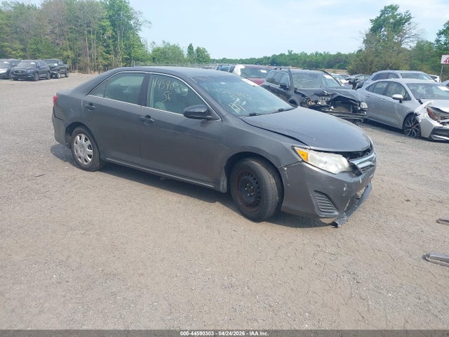 2013 TOYOTA CAMRY LE