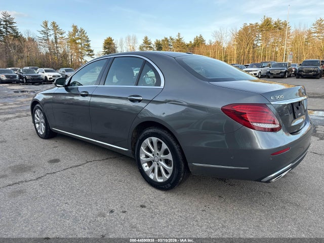 MERCEDES-BENZ E-CLASS - 3