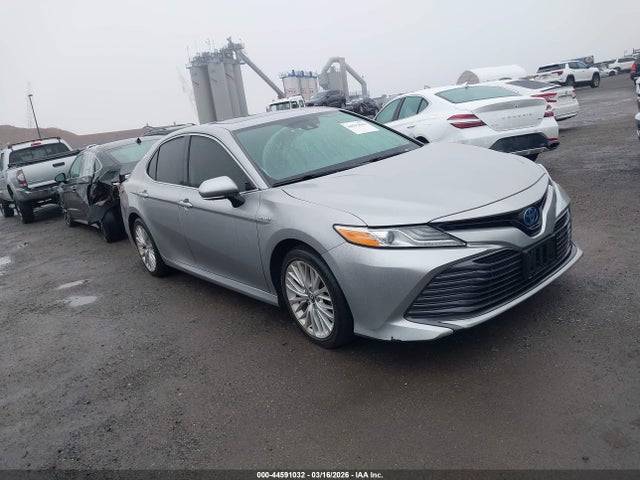 TOYOTA CAMRY - 1